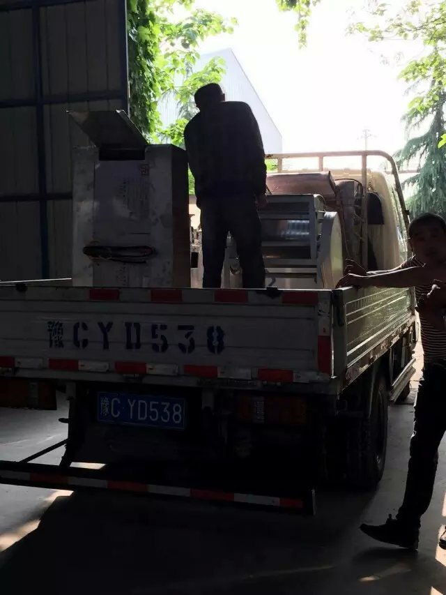 和面機(jī)裝車(chē)