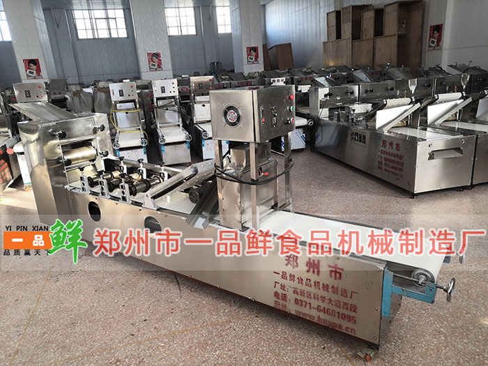 HMj-5型雙輥三刀燴面機(jī)實物